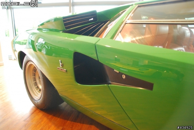 [分享]博物館巡禮之馬面與牛頭~~~Lamborghini Museum(圖多)