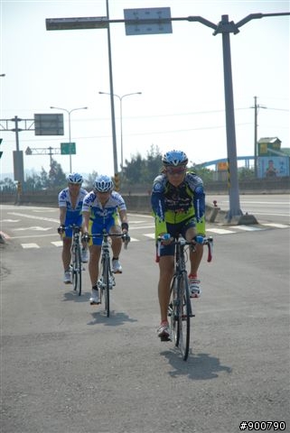 400K照片上午11:00~13:00香山～下午15:00左右～竹圍漁港