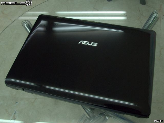 晶鑽漾彩加上皮革烤漆與全平面螢幕的激情相遇-ASUS N61VN（上：外觀篇）