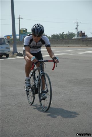 400K照片上午11:00~13:00香山～下午15:00左右～竹圍漁港