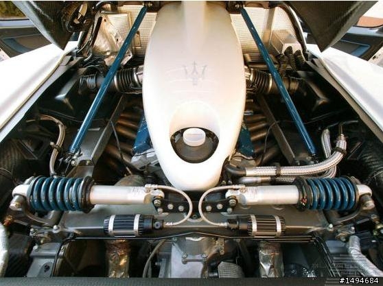 模型車收藏分享[005-BBR-P1802, 1/18, Maserati MC12 Geneve Motor Show 2004]
