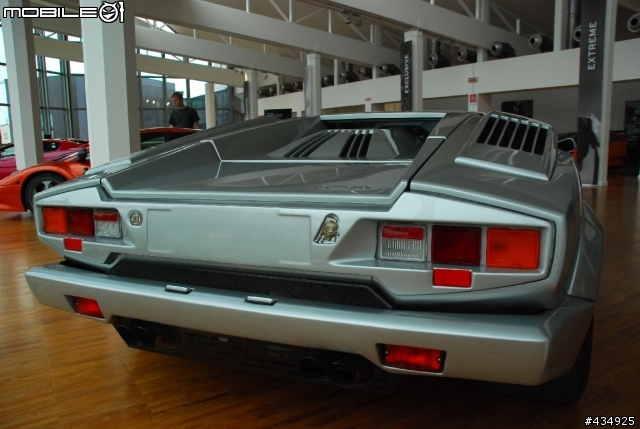 [分享]博物館巡禮之馬面與牛頭~~~Lamborghini Museum(圖多)