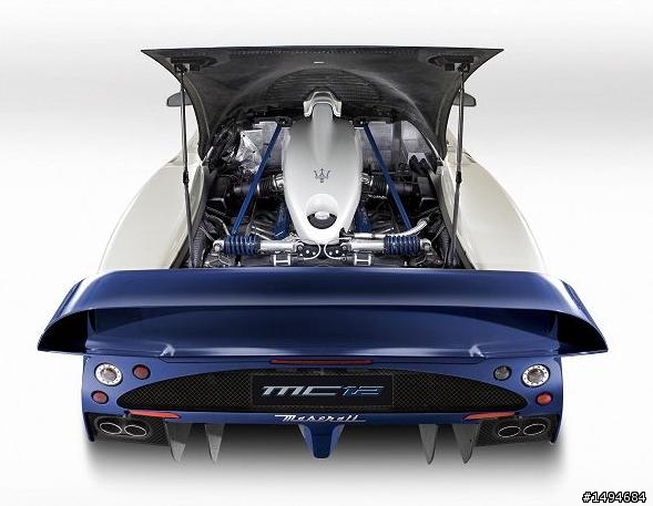 模型車收藏分享[005-BBR-P1802, 1/18, Maserati MC12 Geneve Motor Show 2004]