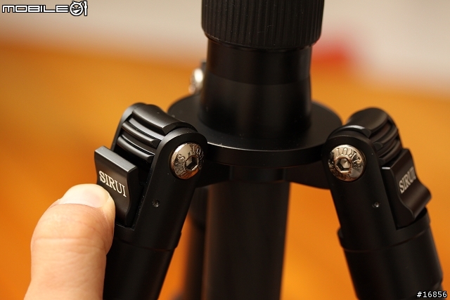 [開箱紀念] SIRUI N-2204碳腳 + G20球形雲台