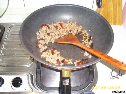 今晚的晚餐食譜-麻婆豆腐、魯白菜、香菇味噌湯，圖多，附做法