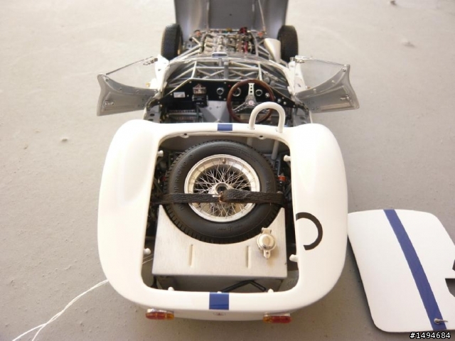模型車收藏分享[001-CMC, 1/18, Maserati Tipo 61 Birdcage, 1961]