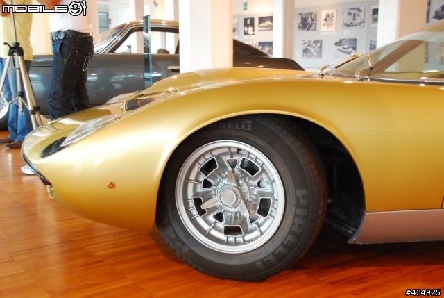 [分享]博物館巡禮之馬面與牛頭~~~Lamborghini Museum(圖多)