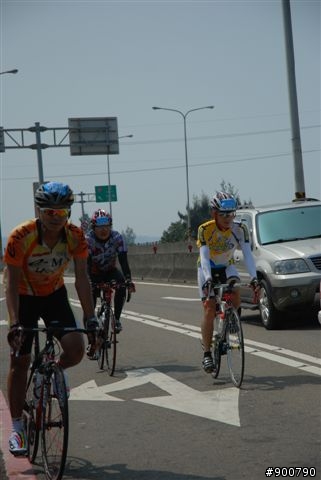 400K照片上午11:00~13:00香山～下午15:00左右～竹圍漁港