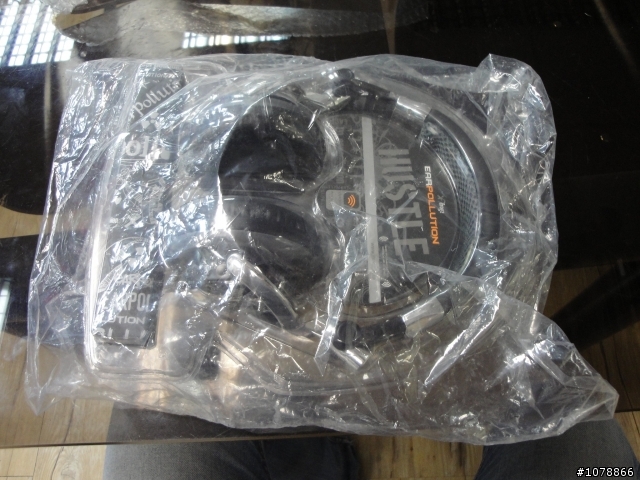 [開箱]iFrogz EarPollution DJ Style耳機開箱文