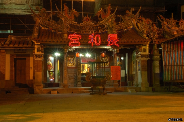 三級古蹟『長和宮』外媽祖廟夜拍-大家沒事去拜一拜吧
