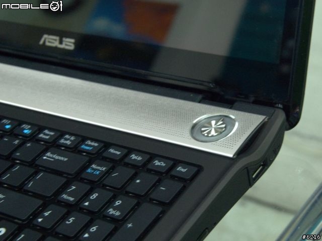 晶鑽漾彩加上皮革烤漆與全平面螢幕的激情相遇-ASUS N61VN（上：外觀篇）