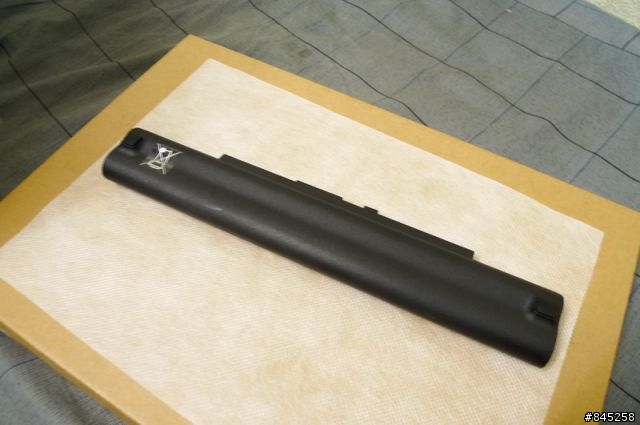 [開箱] 華碩UL30A 黑色髪絲美型機 外觀分享
