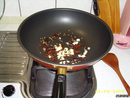今晚的晚餐食譜-麻婆豆腐、魯白菜、香菇味噌湯，圖多，附做法