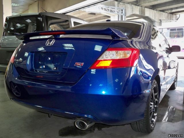 在濱江街看到的CIVIC8 SI哦~~