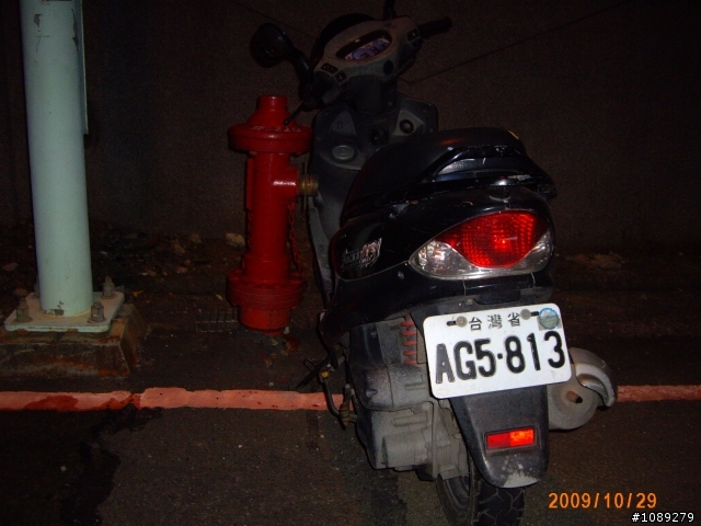 超誇張...消防栓旁違規停車(附圖)如何檢舉?11/2更新，已e-mail到桃園縣警察局檢舉