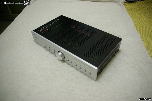 聽 Logic A-35 II  綜合擴大機讓木頭唱歌～不專業分享、業餘評論