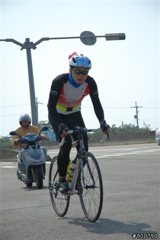 400K照片上午11:00~13:00香山～下午15:00左右～竹圍漁港