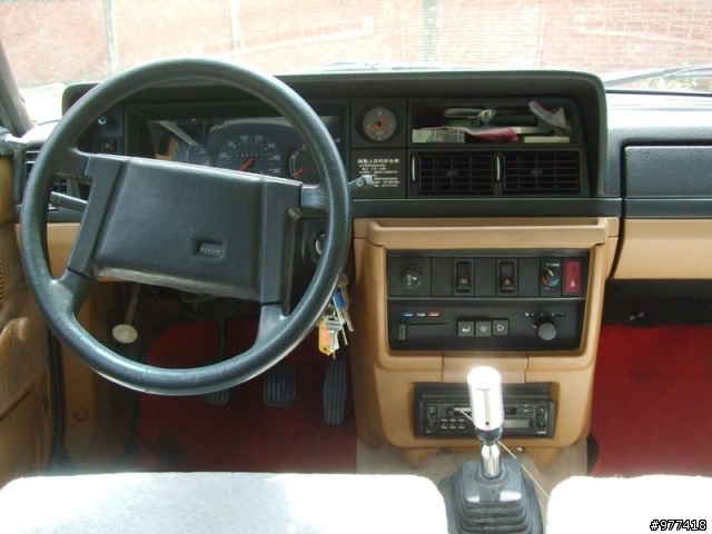 【復古風】Volvo 240GL 經典手排車