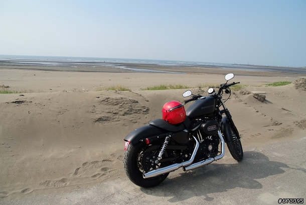 Daddy, I bought a Harley...... 哈雷 XL883 Iron 開箱....