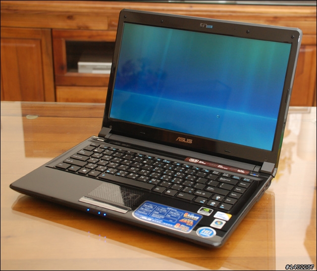 [私開箱] 華碩 ASUS UL80VT @ 我家客廳...不專業測試Turbo33小超頻功能！