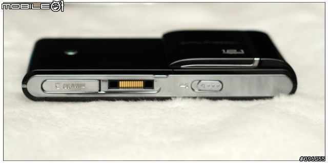 開過了還是要開這是01傳統~差點心碎的..SonyEricsson Satio開箱 10/20新增包膜+伸縮觸控筆
