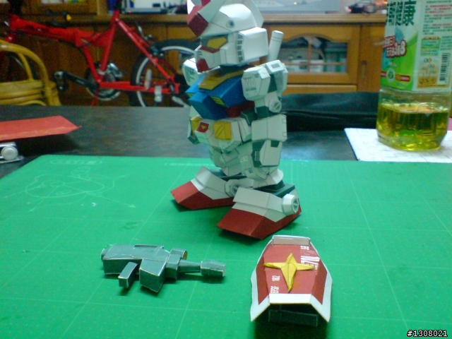 turbolabo的初鋼彈rx-78紙模型!