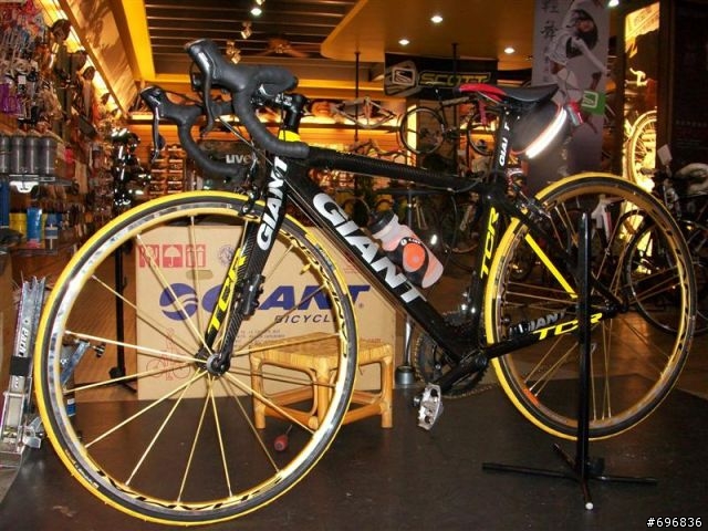 分享我的新輪組Campagnolo shamal金色瞎貓