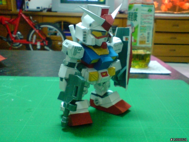 turbolabo的初鋼彈rx-78紙模型!