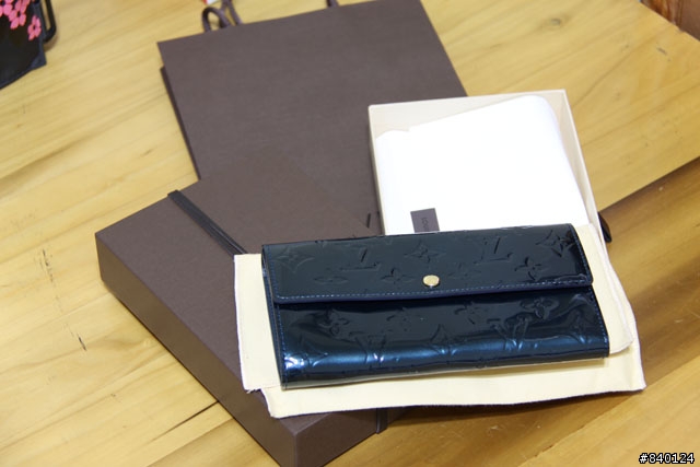 【簡易開箱文】Louis Vuitton Sarah壓花潻皮女用長夾