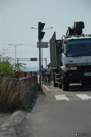 400K照片上午11:00~13:00香山～下午15:00左右～竹圍漁港