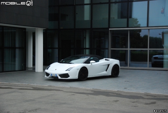 [分享]博物館巡禮之馬面與牛頭~~~Lamborghini Museum(圖多)