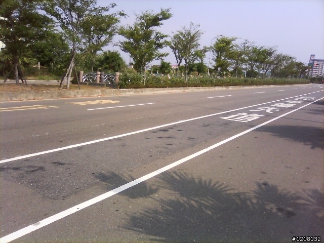 自行車的路權真的比機車還大