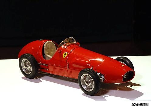 模型車收藏分享[007-CMC-M056, 1/18, Ferrari 500 F2, 1952/53]