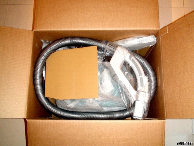 [開箱心得分享] 伊萊克斯Electrolux Z-8280除塵蟎吸塵器---開箱&使用心得