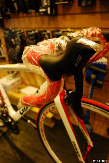 樺哥的2010 Gaint TCR Advanced 3 白紅S號開箱文(千等萬等還是等到了拉)