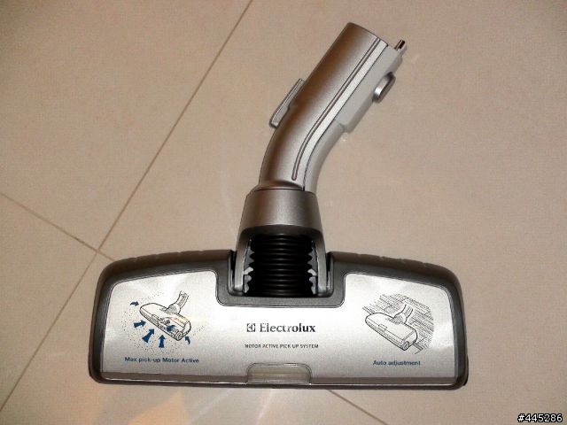 [開箱心得分享] 伊萊克斯Electrolux Z-8280除塵蟎吸塵器---開箱&使用心得