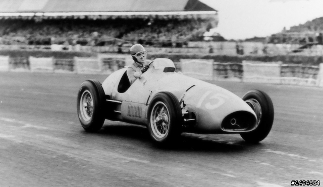 模型車收藏分享[007-CMC-M056, 1/18, Ferrari 500 F2, 1952/53]