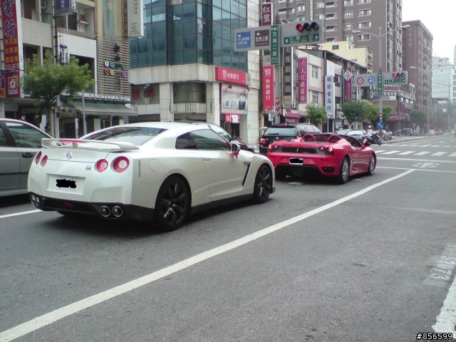 (高雄)10月6日的敞篷F430+白GT-R