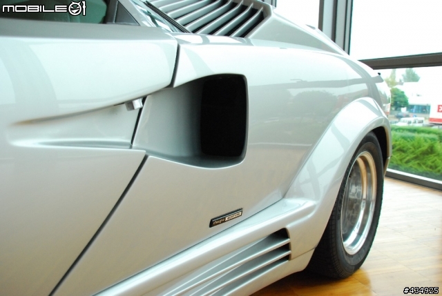 [分享]博物館巡禮之馬面與牛頭~~~Lamborghini Museum(圖多)