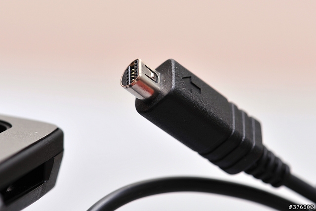 [分享] SONY GP-AVT1 手持/桌上型三腳架 開箱