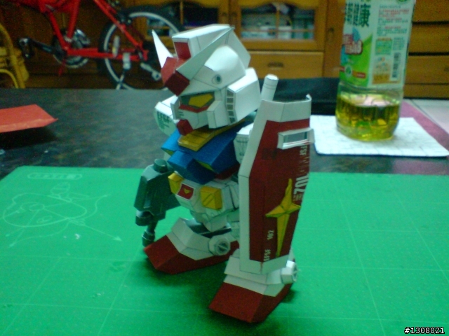 turbolabo的初鋼彈rx-78紙模型!