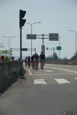 400K照片上午11:00~13:00香山～下午15:00左右～竹圍漁港