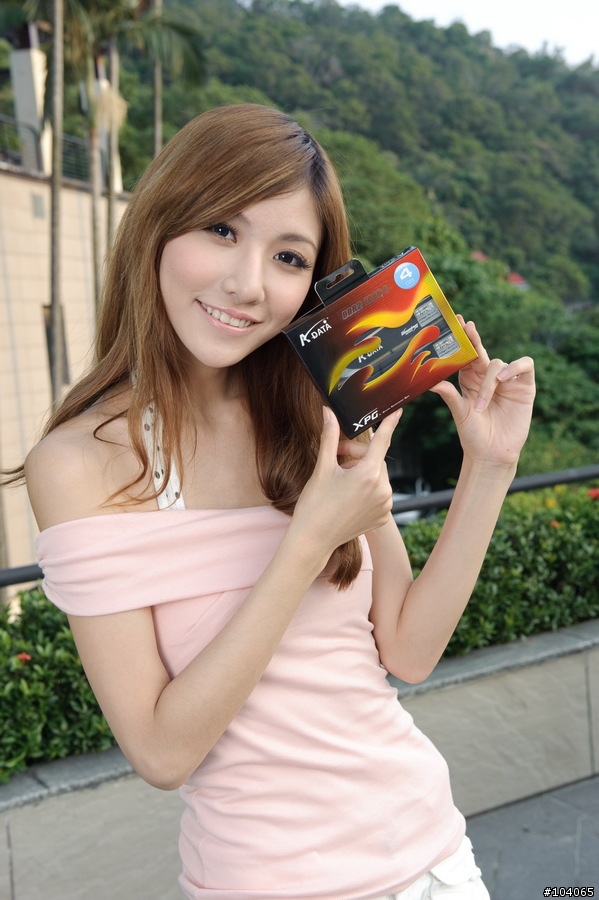 第二彈：氣質美女小曼「組裝+開核」大作戰！