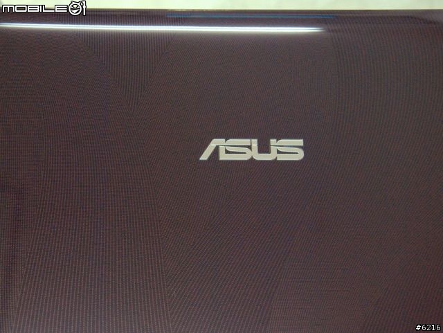 晶鑽漾彩加上皮革烤漆與全平面螢幕的激情相遇-ASUS N61VN（上：外觀篇）