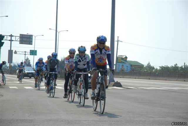 400K照片上午11:00~13:00香山～下午15:00左右～竹圍漁港