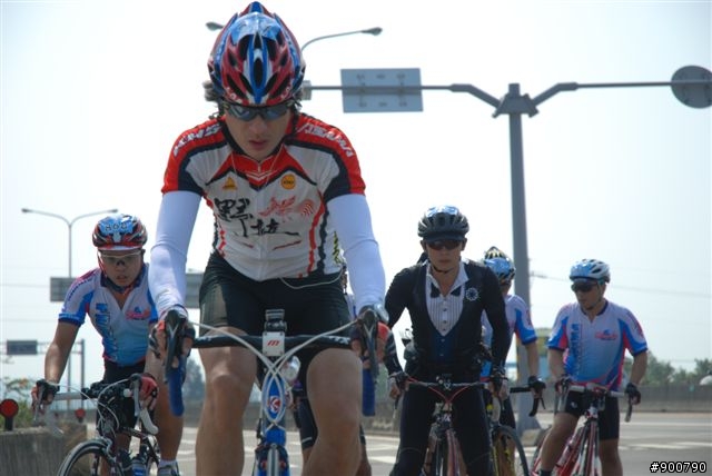 400K照片上午11:00~13:00香山～下午15:00左右～竹圍漁港