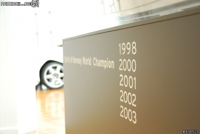 [分享]博物館巡禮之馬面與牛頭~~~Lamborghini Museum(圖多)