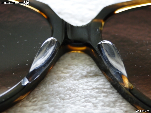 [開箱]吃熱狗也會出事?! OLIVER PEOPLES GUISELLE 2009 RESORT/SPRING