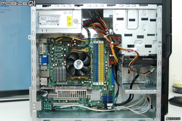 【開箱】平價的文書機 acer Aspire M3202 搭配 acer P221W(預載Windows7)