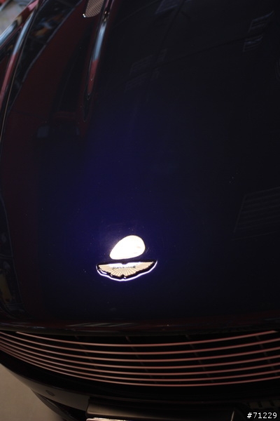 巧遇 Aston Martin DB9 .. ....圖多抱歉